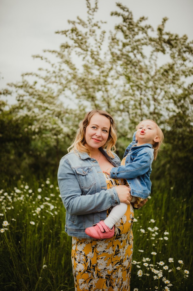 fotograf mlada boleslav tehotenske foceni foto ivet k exterierove foceni