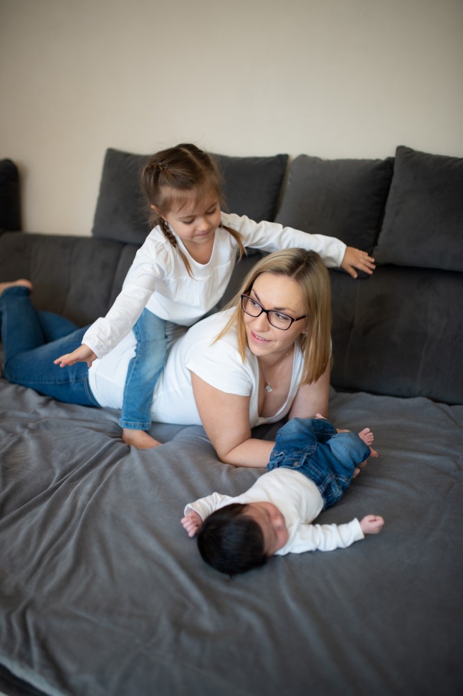 rodinné lifestylové newborn focení doma