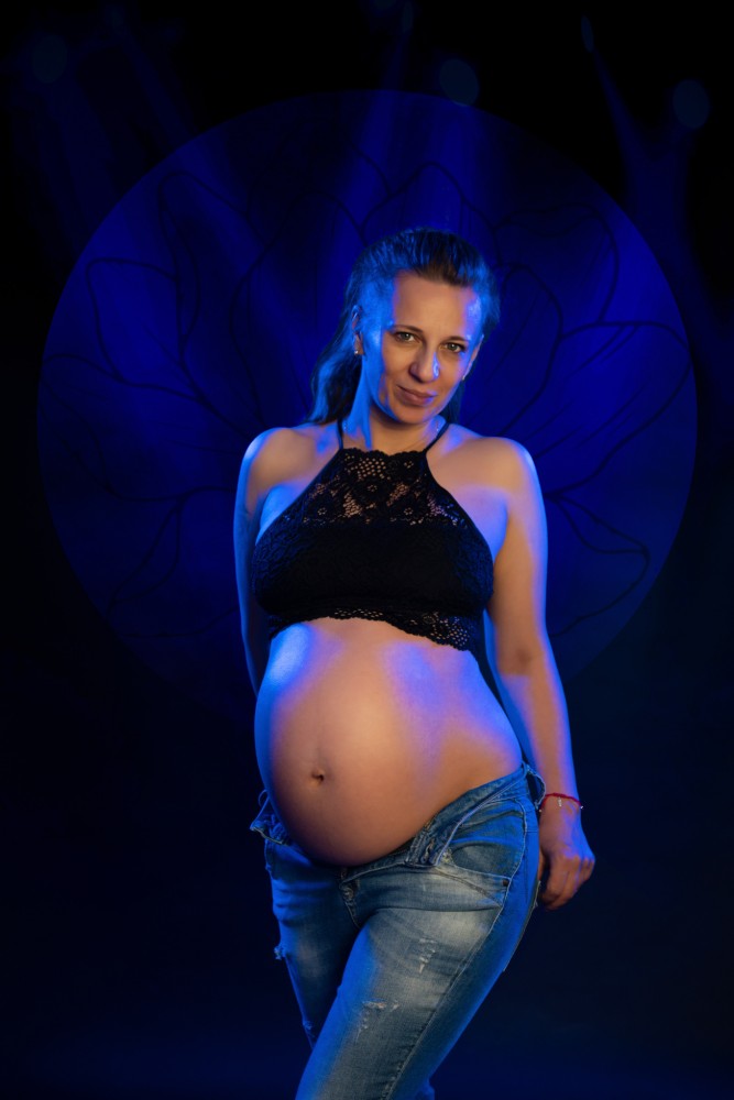 těhotenské focení v ateliéru fotograf mladá boleslav iveta krausova 