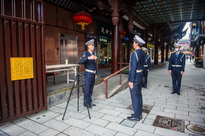 čínský deník blog fotografky foto ivet k iveta krausova uličky kolem yuyuan garden