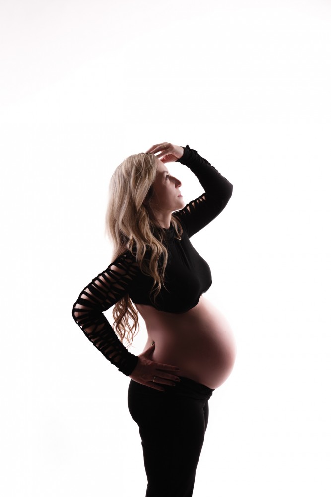 těhotenské focení v ateliéru fotograf mladá boleslav iveta krausova 