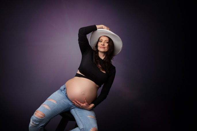 těhotenské focení v ateliéru fotograf mladá boleslav iveta krausova 