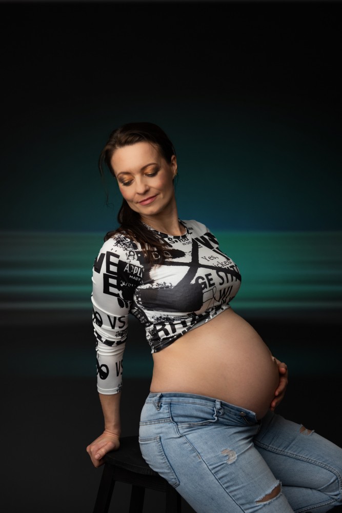těhotenské focení v ateliéru fotograf mladá boleslav iveta krausova 